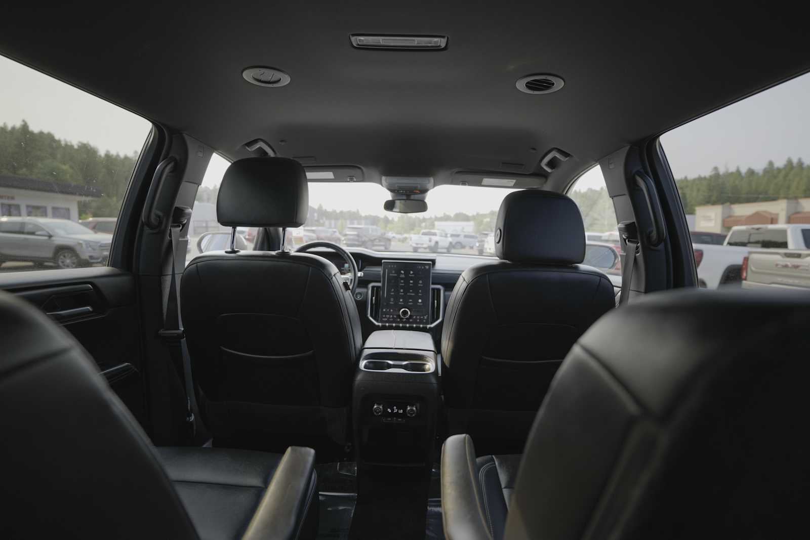 2024 GMC Acadia Elevation