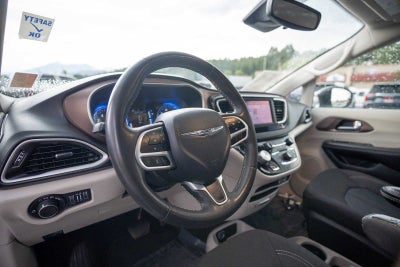 2024 Chrysler Voyager LX