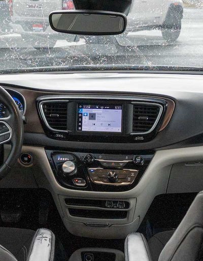 2024 Chrysler Voyager LX
