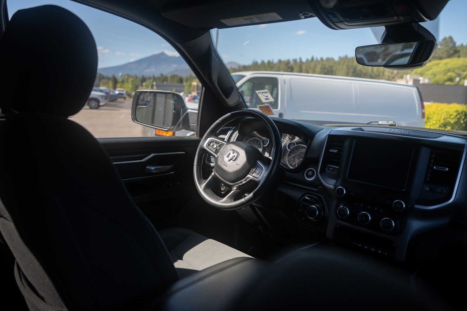 2023 RAM 1500 Big Horn 4x4 Crew Cab 57 Box