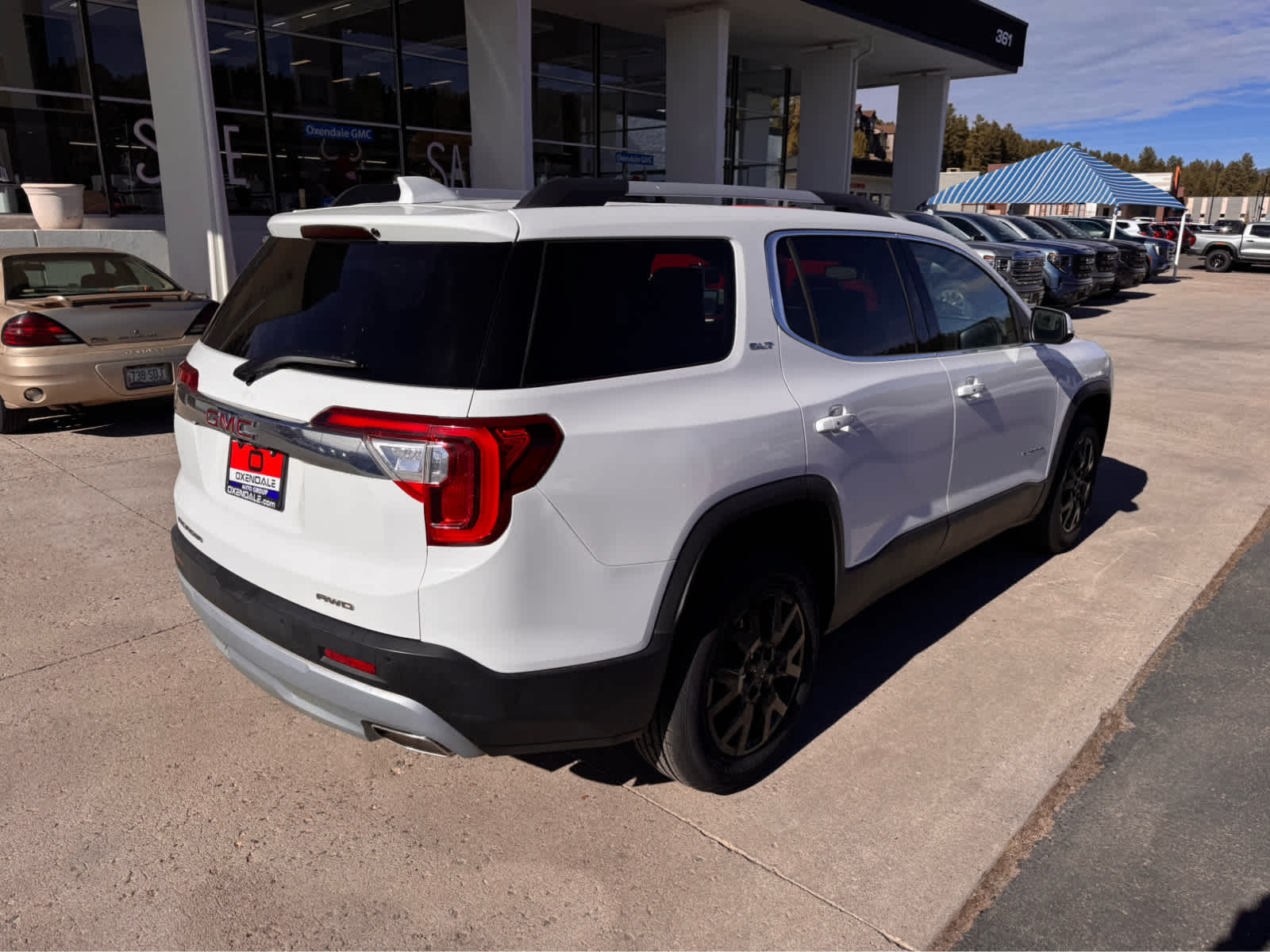 2023 GMC Acadia AWD 4dr SLT