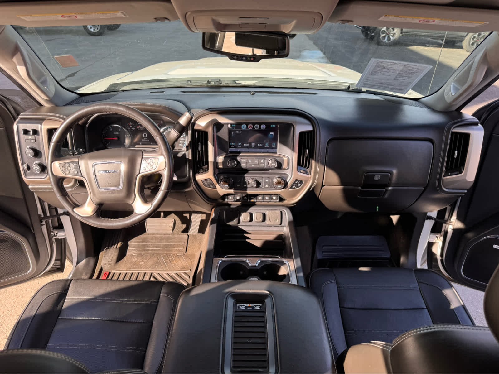 2018 GMC Sierra 2500HD 4WD Crew Cab 153.7 Denali