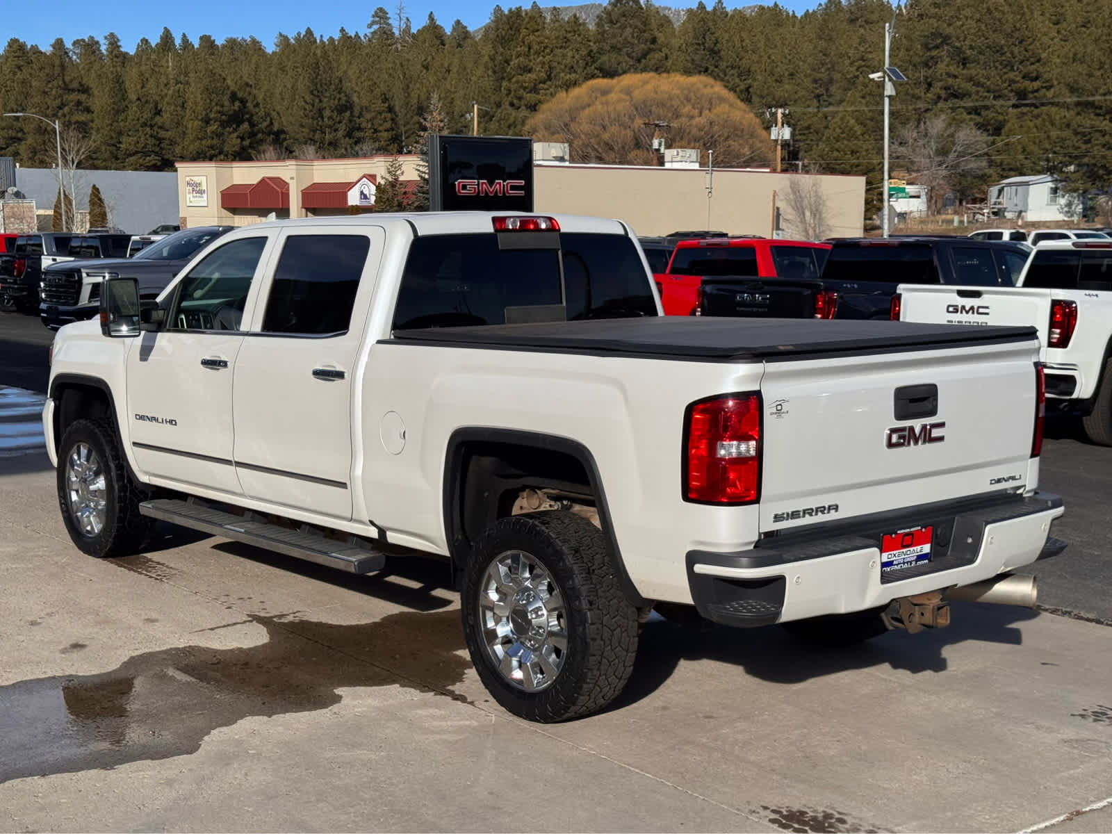 2018 GMC Sierra 2500HD 4WD Crew Cab 153.7 Denali