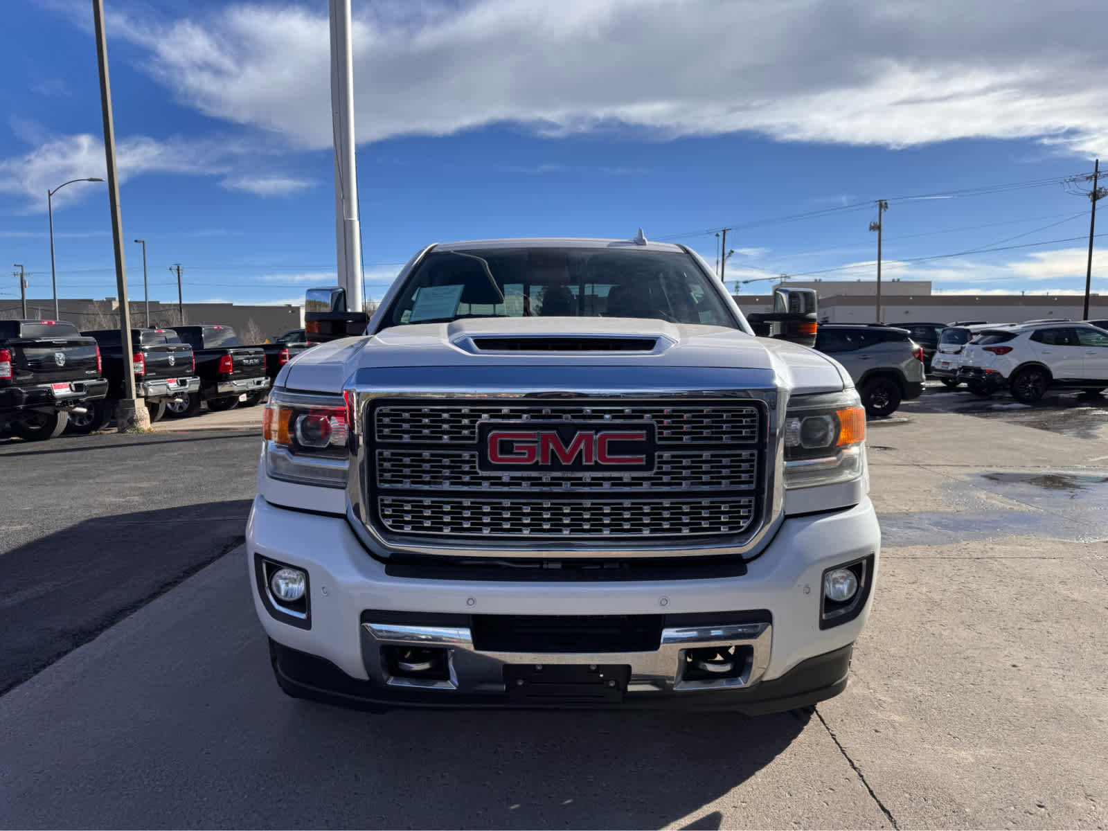 2018 GMC Sierra 2500HD 4WD Crew Cab 153.7 Denali