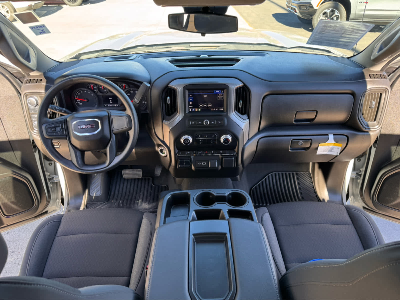 2025 GMC Sierra 1500 4WD Crew Cab 147 Pro