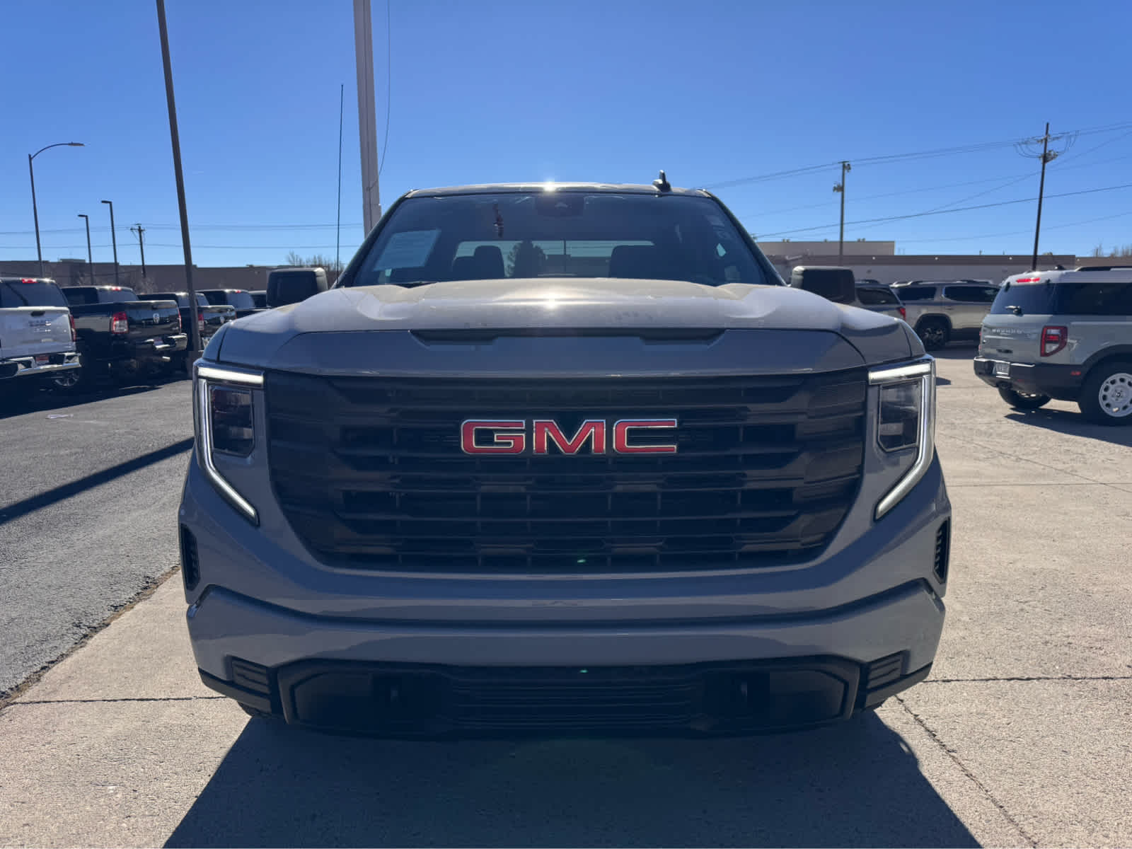 2025 GMC Sierra 1500 4WD Crew Cab 147 Pro