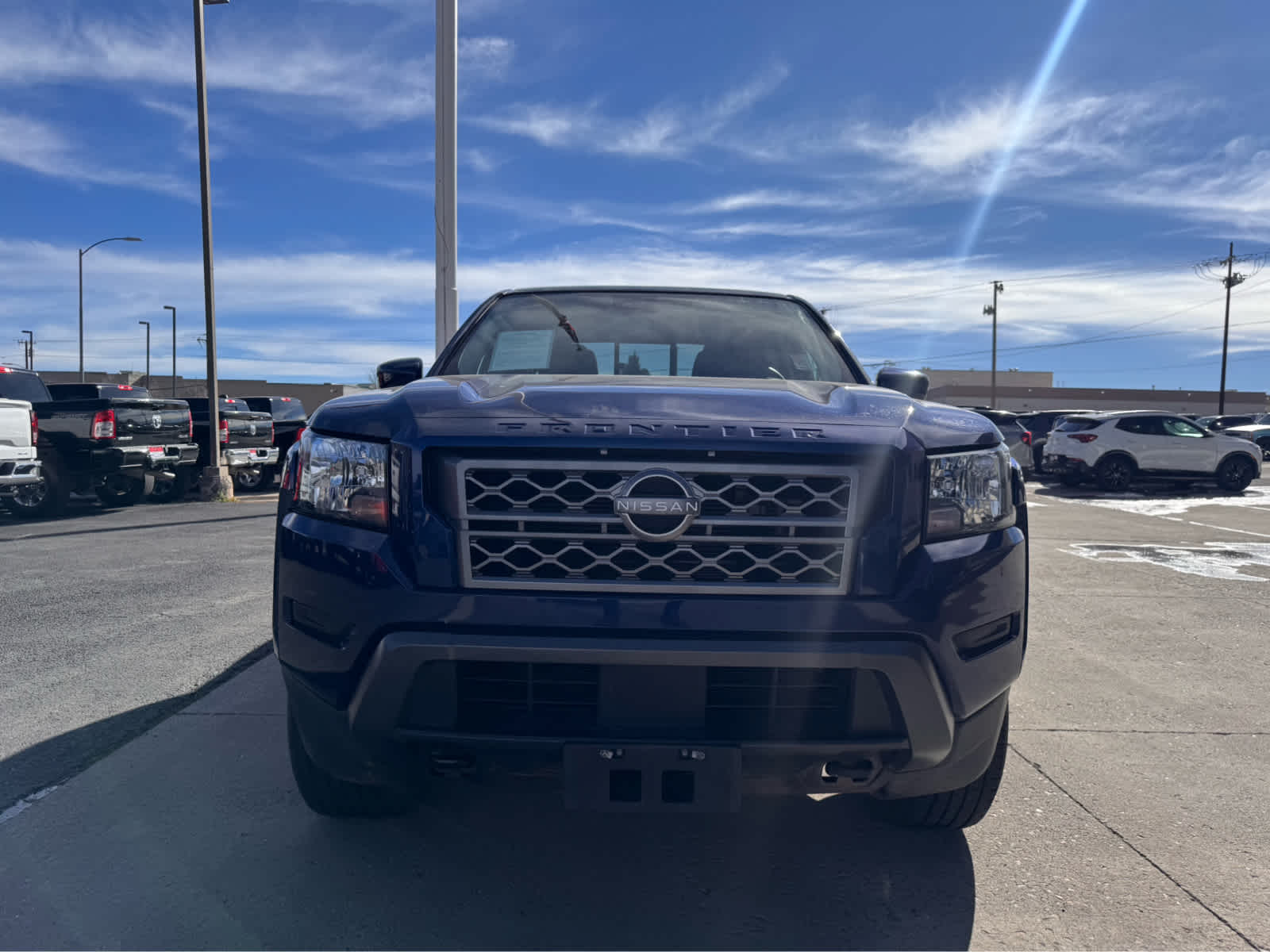 2022 Nissan Frontier Crew Cab 4x4 SV Auto