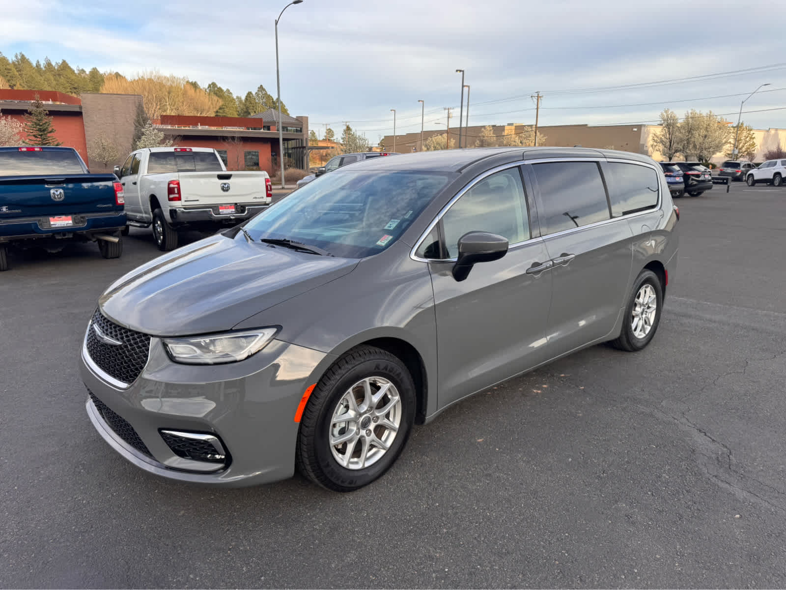 2023 Chrysler Pacifica Touring L FWD