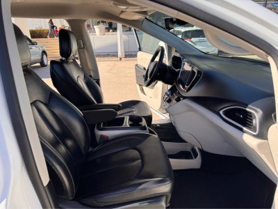 2024 Chrysler Pacifica Touring L FWD