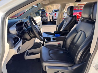 2024 Chrysler Pacifica Touring L FWD