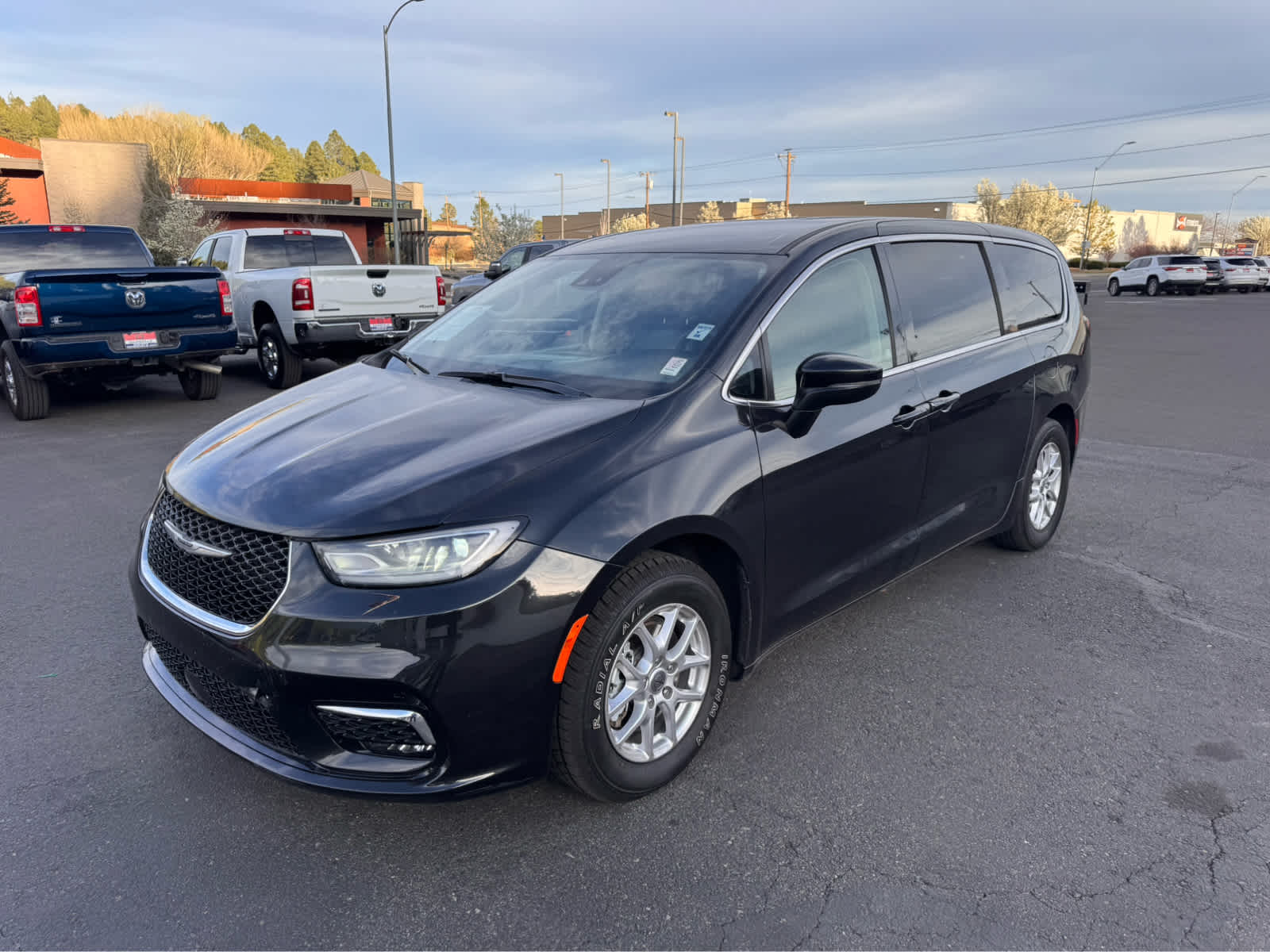 2023 Chrysler Pacifica Touring L FWD