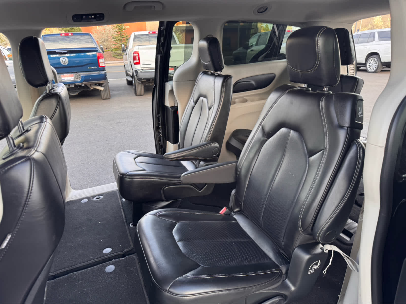 2023 Chrysler Pacifica Touring L FWD