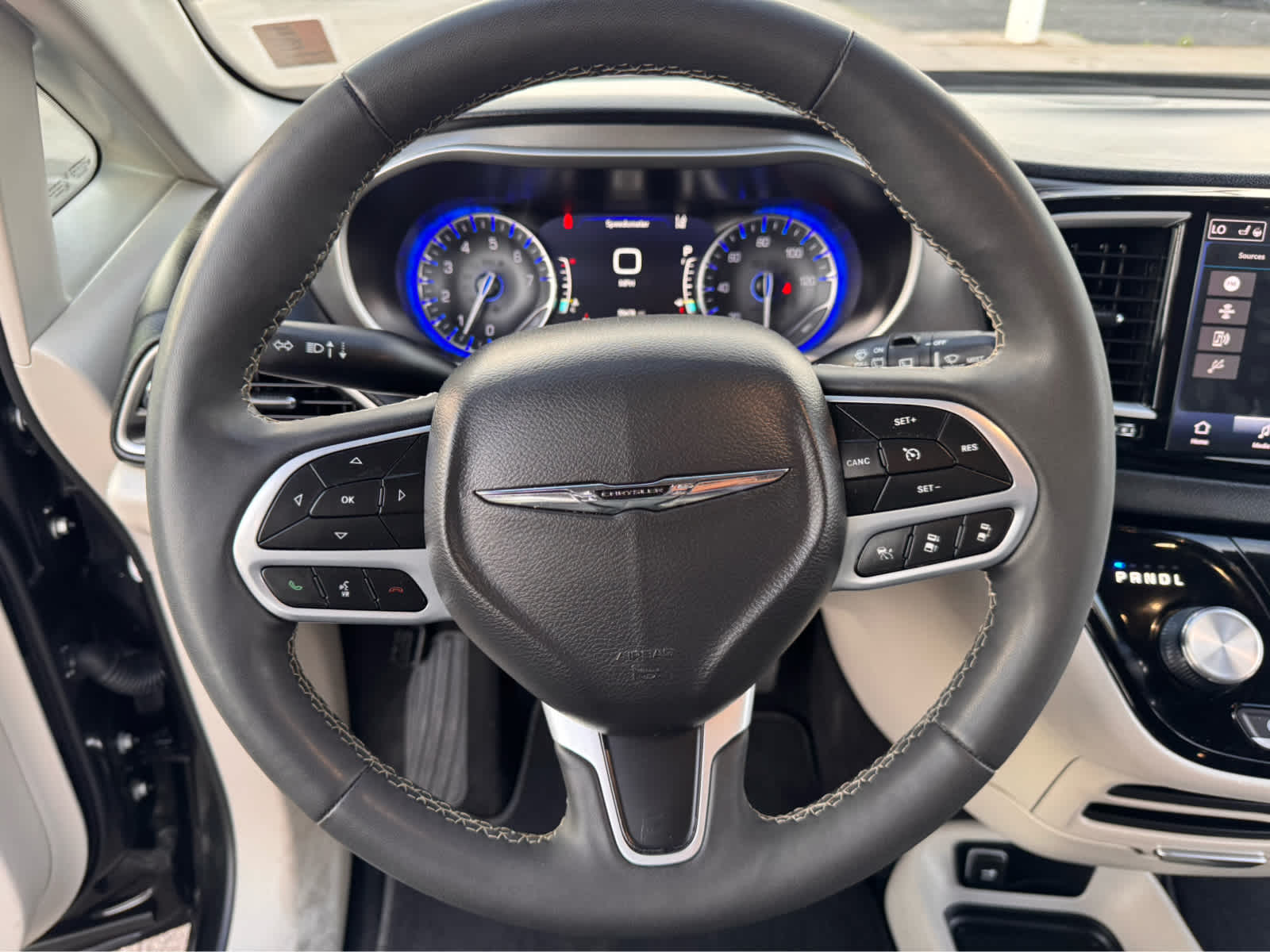 2023 Chrysler Pacifica Touring L FWD