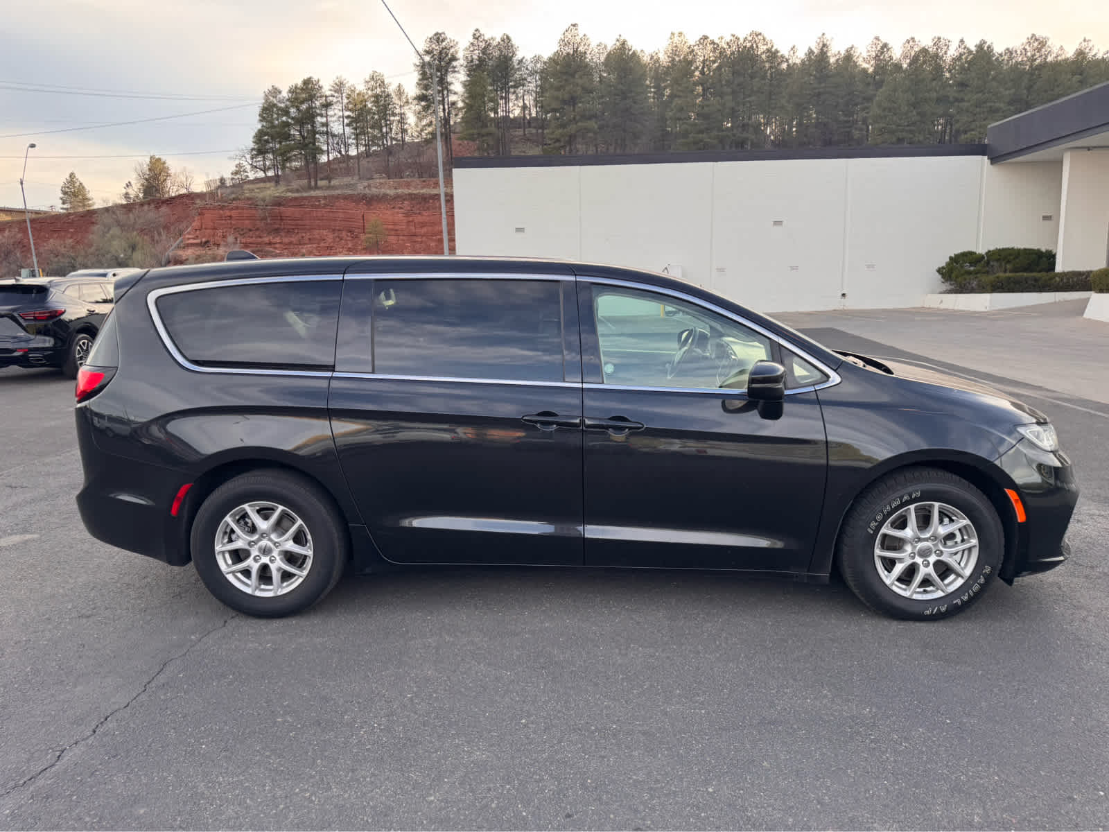 2023 Chrysler Pacifica Touring L FWD