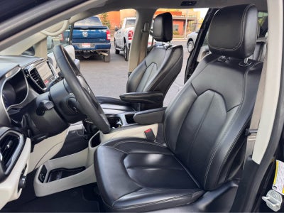 2023 Chrysler Pacifica Touring L FWD