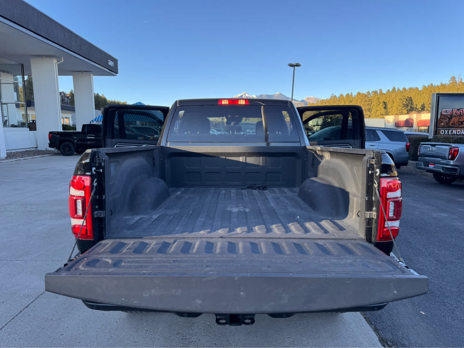 2024 RAM 2500 Big Horn 4x4 Crew Cab 64 Box