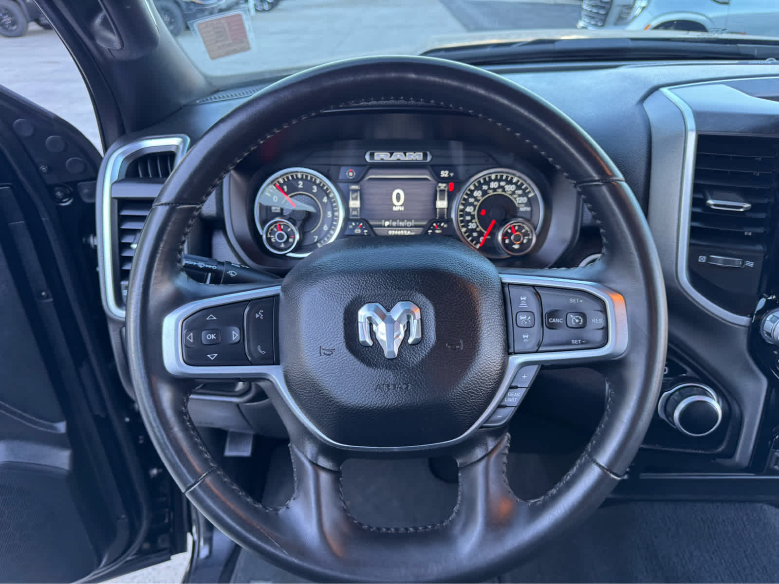 2024 RAM 2500 Big Horn 4x4 Crew Cab 64 Box