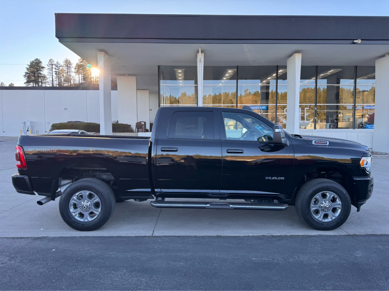 2024 RAM 2500 Big Horn 4x4 Crew Cab 64 Box