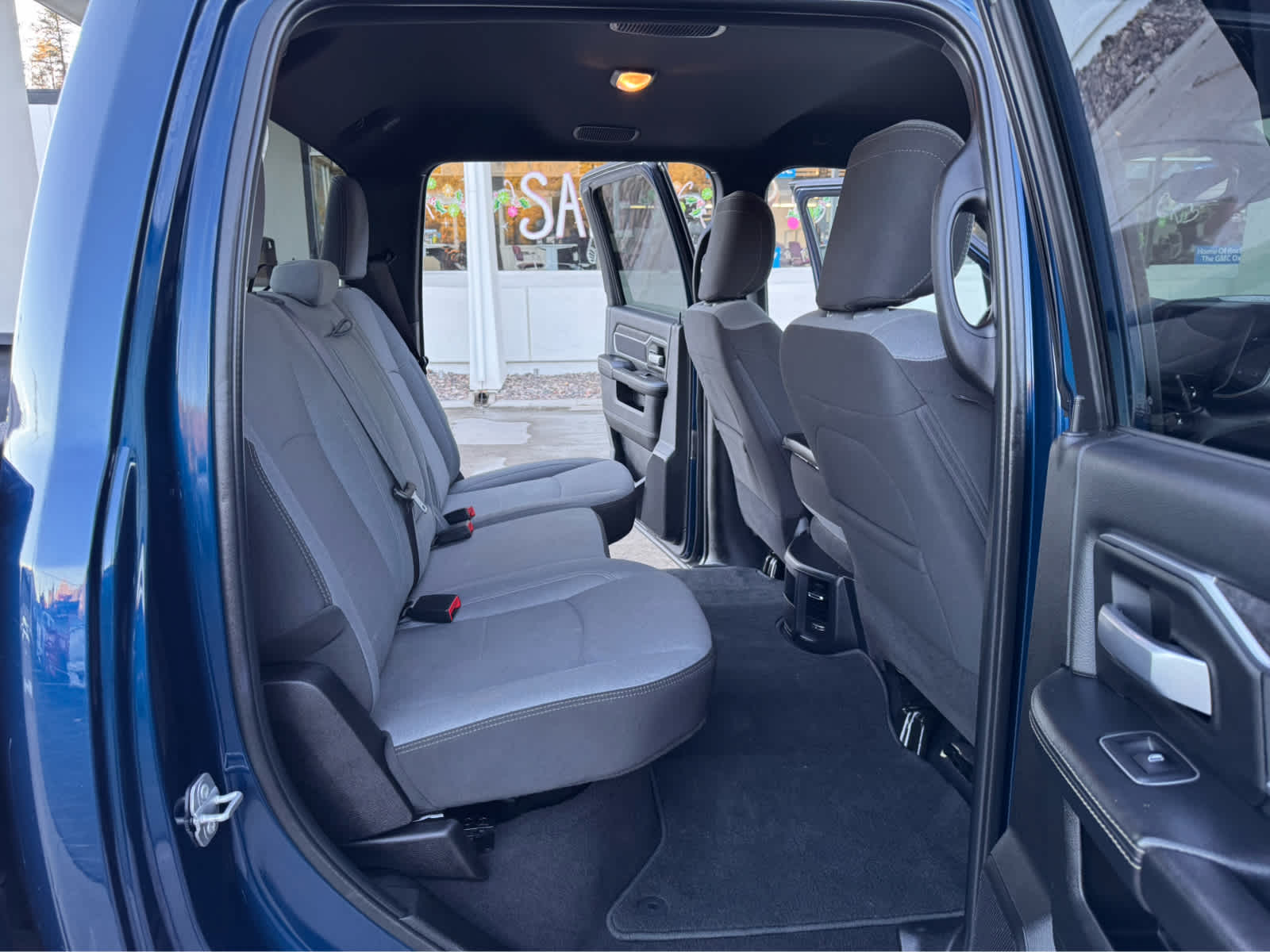 2024 RAM 2500 Big Horn 4x4 Crew Cab 64 Box