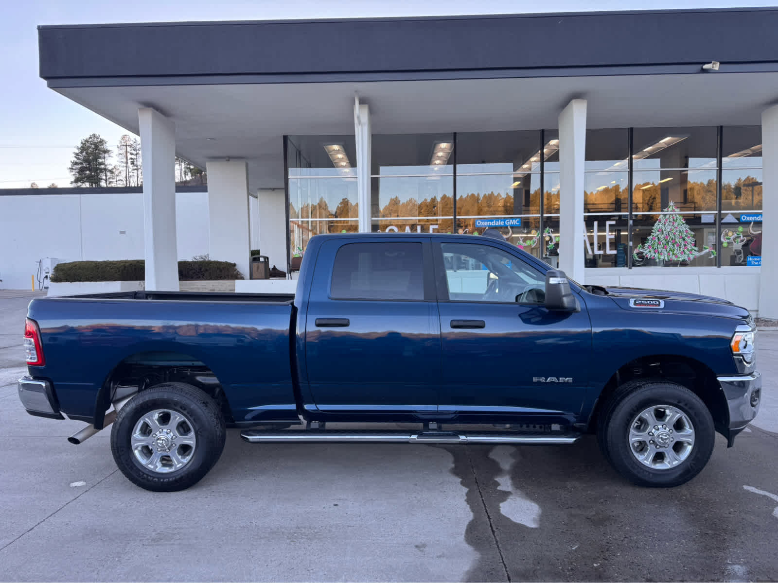 2024 RAM 2500 Big Horn 4x4 Crew Cab 64 Box