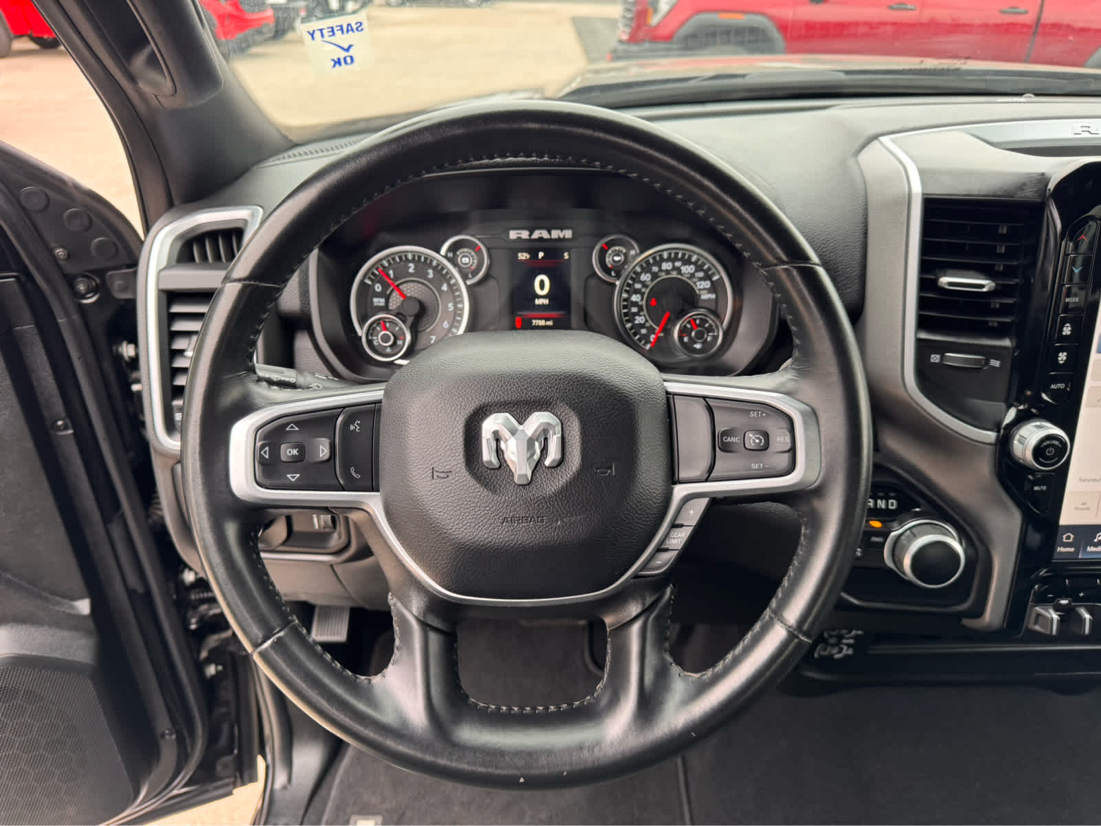 2024 RAM 2500 Big Horn 4x4 Crew Cab 64 Box