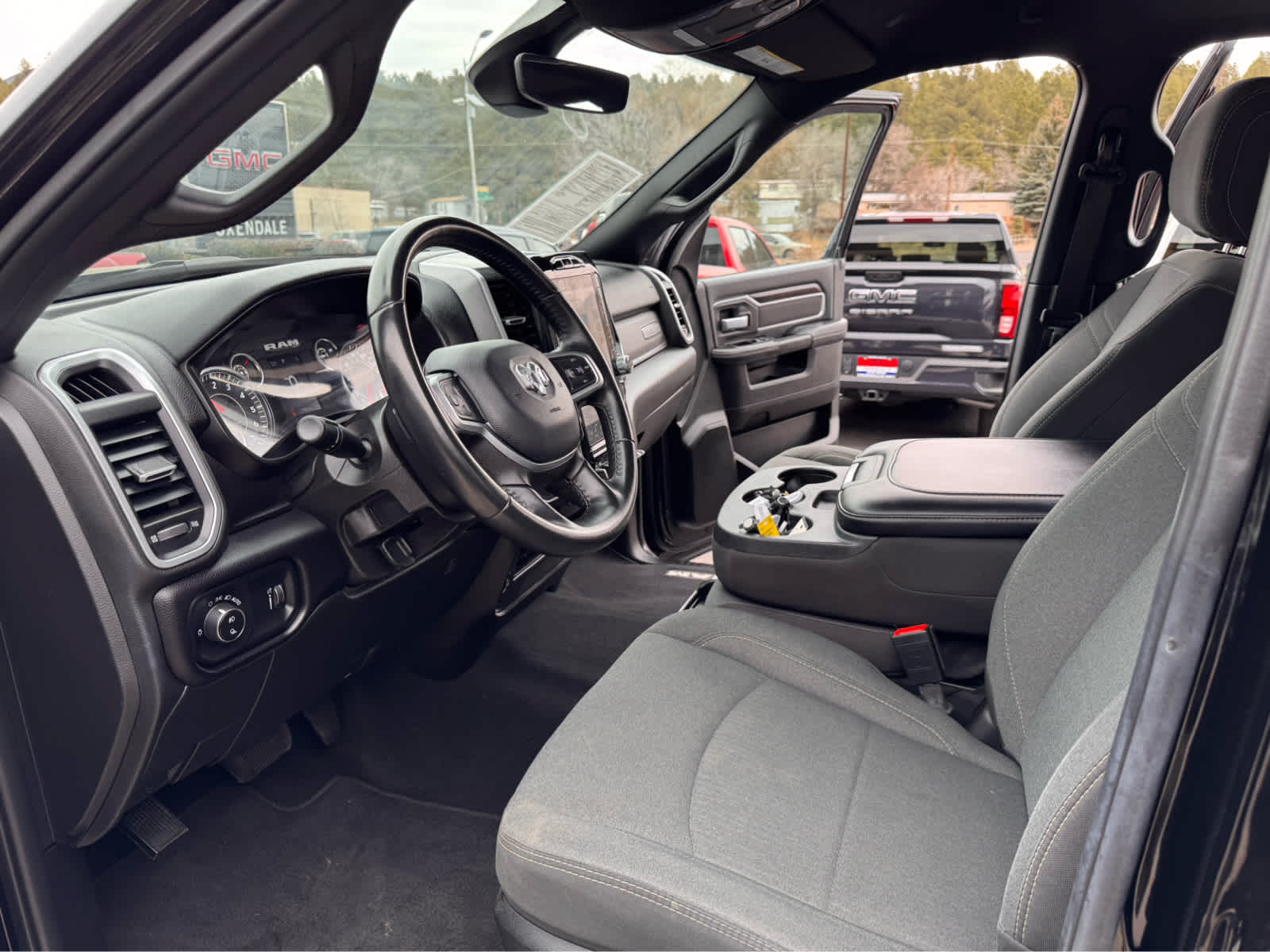 2024 RAM 2500 Big Horn 4x4 Crew Cab 64 Box