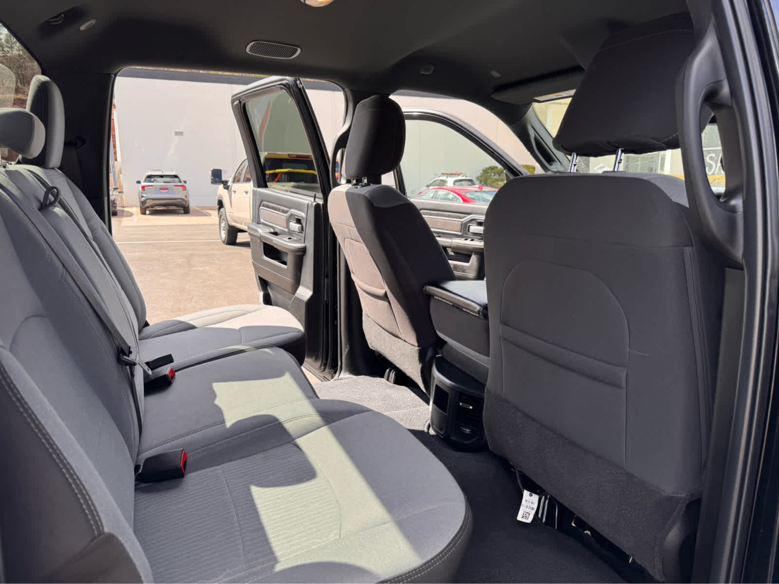 2024 RAM 2500 Big Horn 4x4 Crew Cab 64 Box