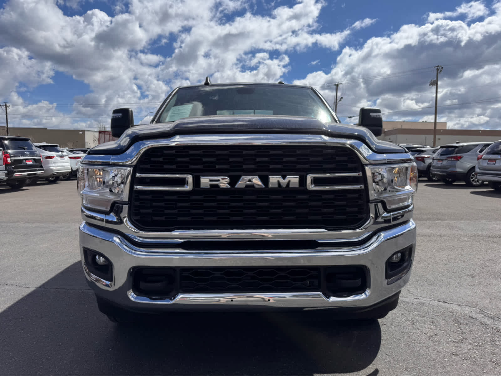 2024 RAM 2500 Big Horn 4x4 Crew Cab 64 Box