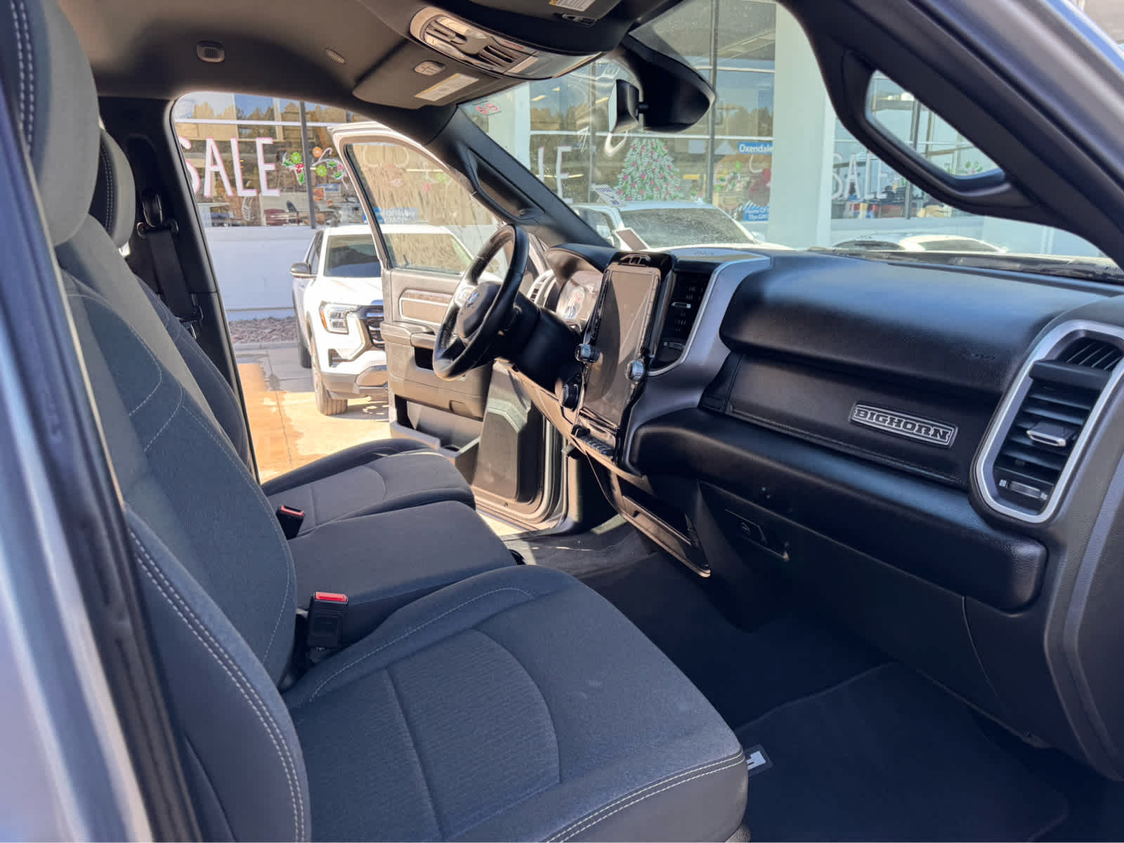 2024 RAM 2500 Big Horn 4x4 Crew Cab 64 Box