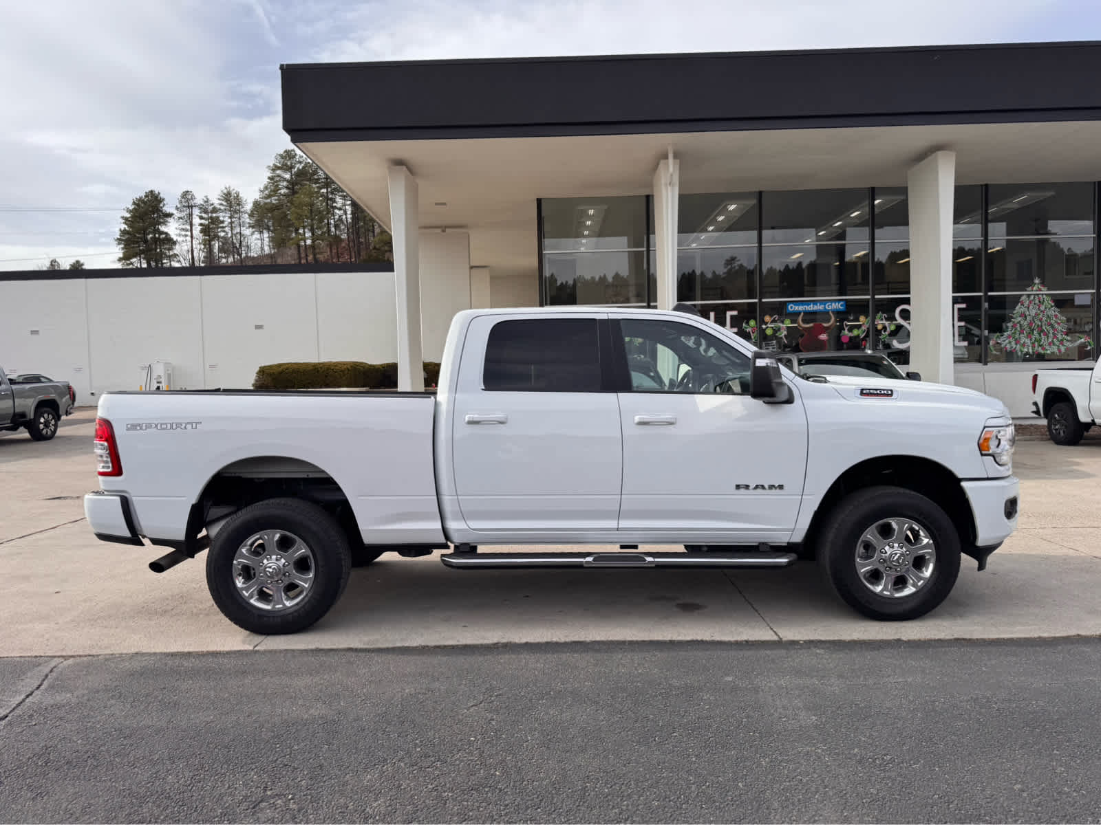 2024 RAM 2500 Big Horn 4x4 Crew Cab 64 Box