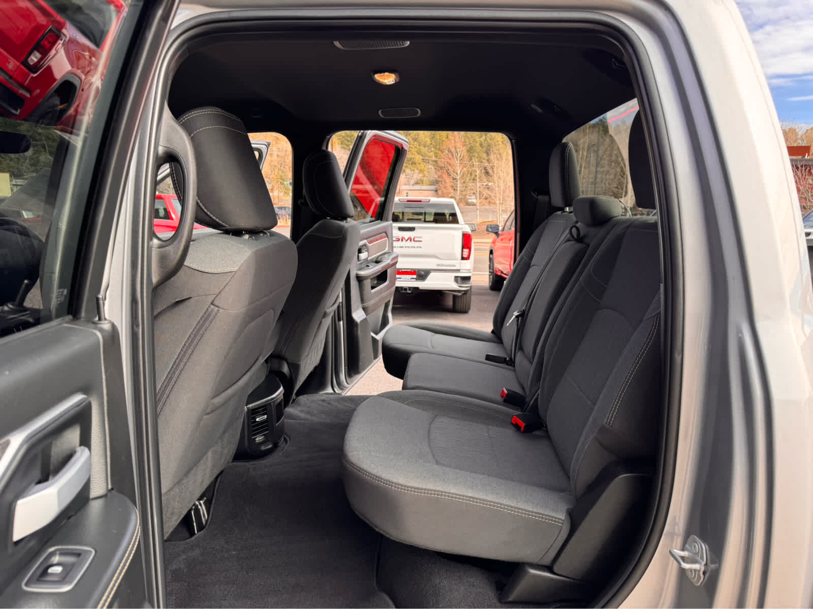 2024 RAM 2500 Big Horn 4x4 Crew Cab 64 Box