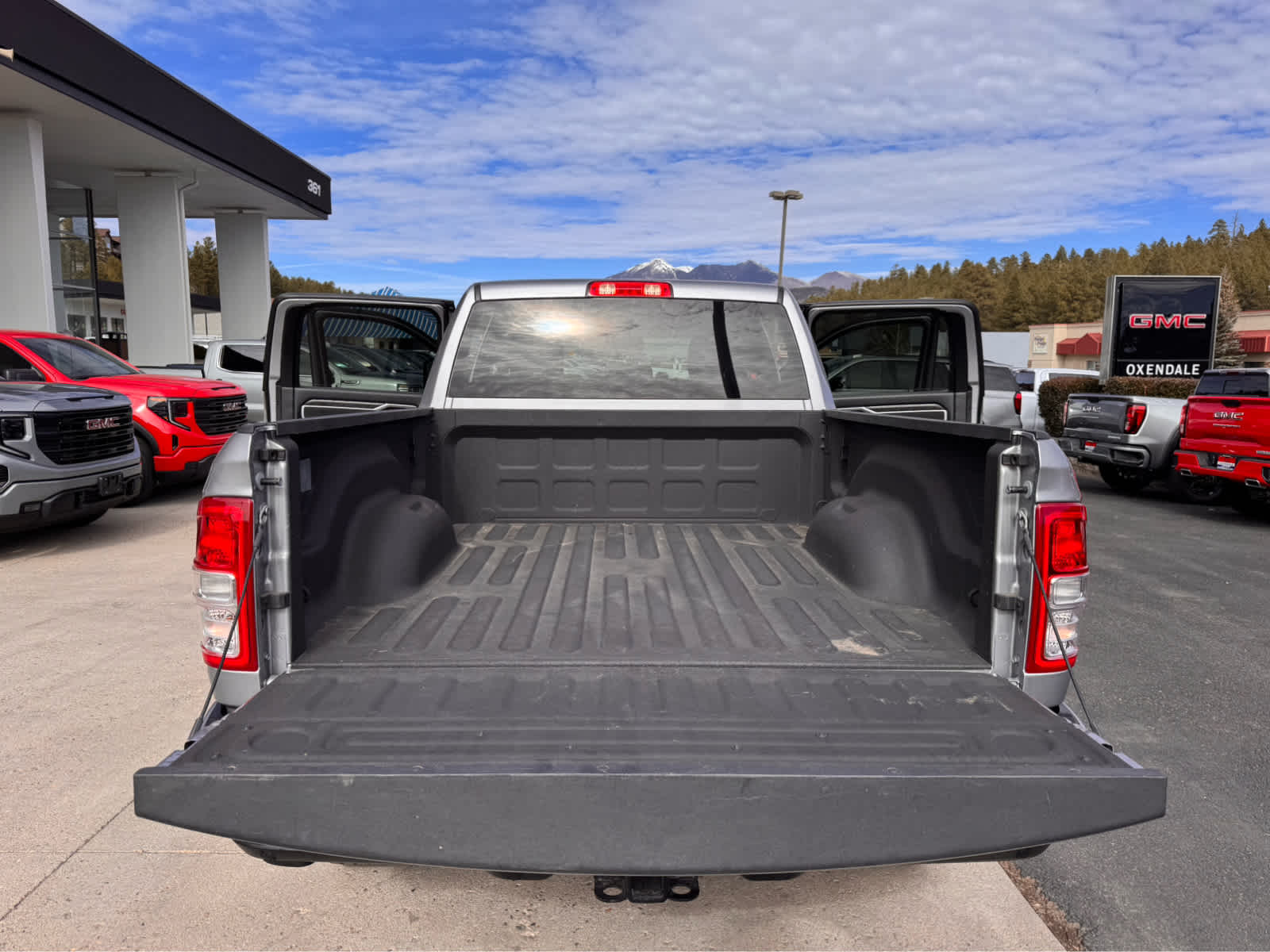 2024 RAM 2500 Big Horn 4x4 Crew Cab 64 Box