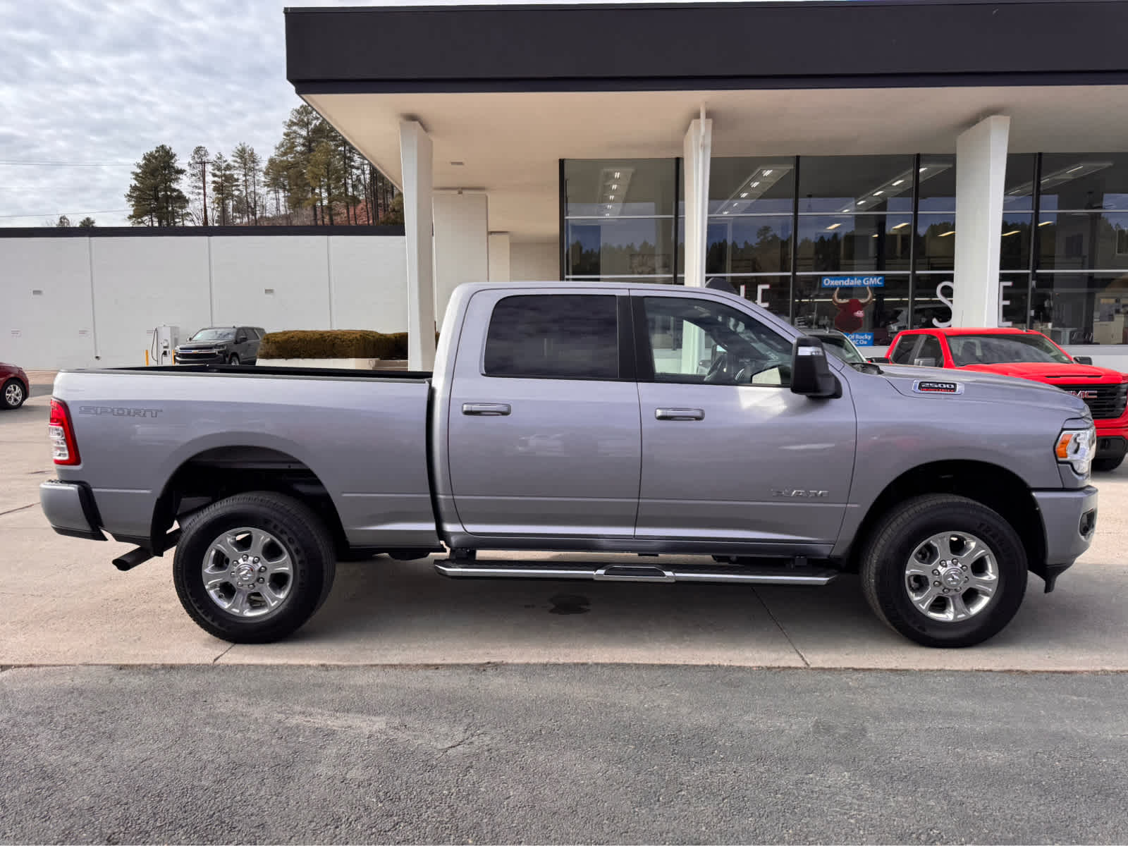 2024 RAM 2500 Big Horn 4x4 Crew Cab 64 Box
