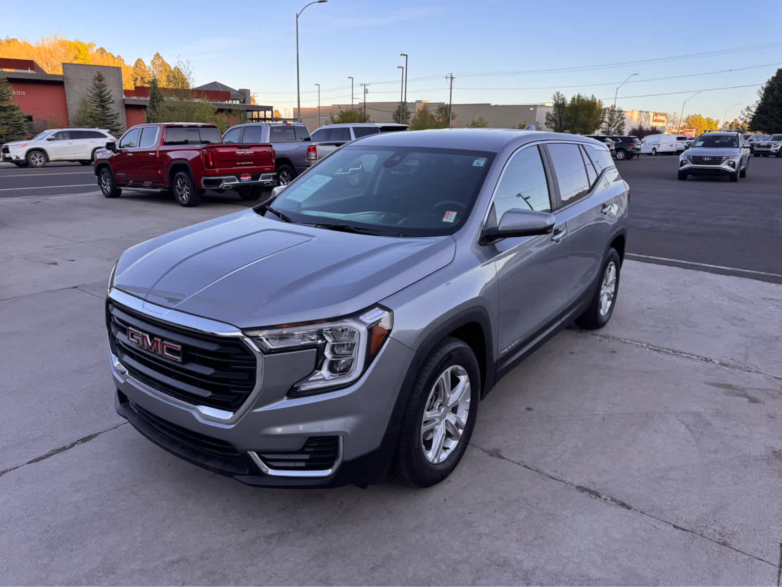2024 GMC Terrain FWD 4dr SLE