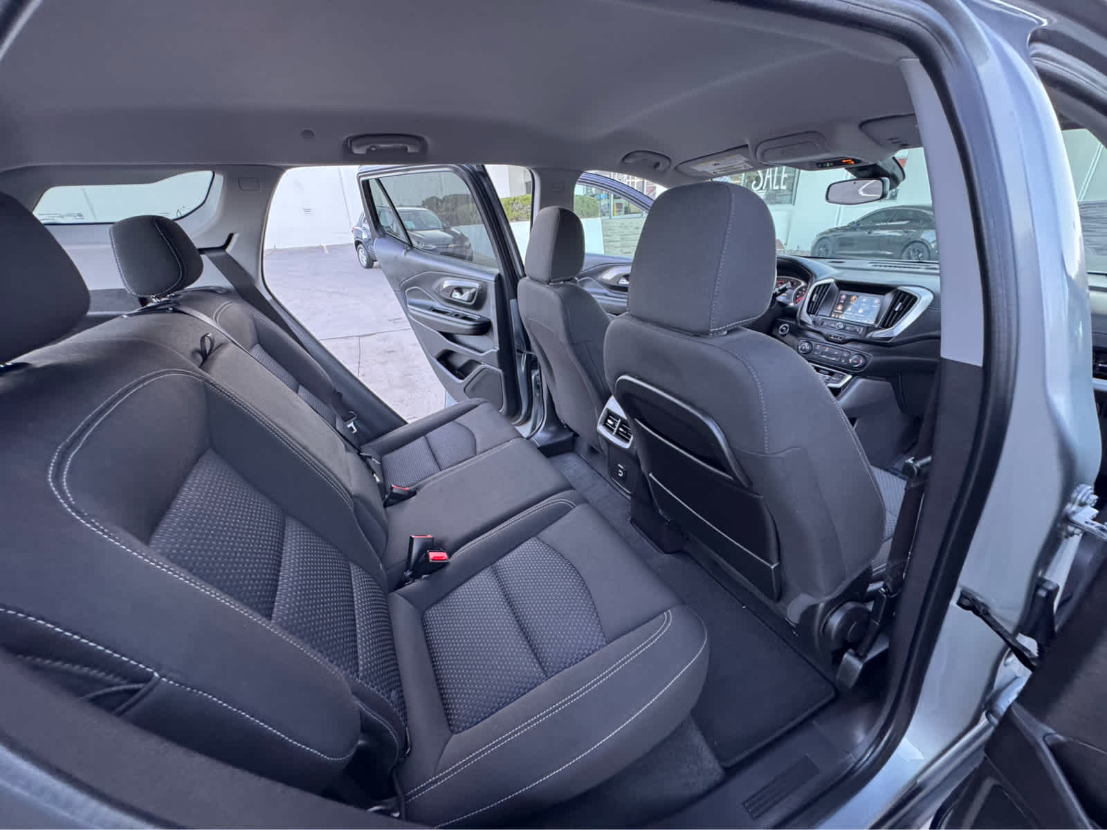 2024 GMC Terrain FWD 4dr SLE