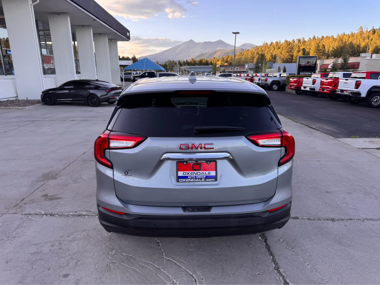 2024 GMC Terrain FWD 4dr SLE