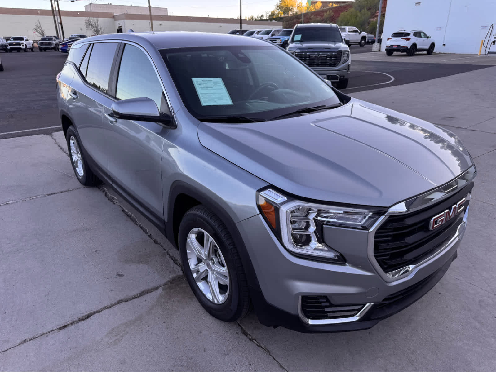 2024 GMC Terrain FWD 4dr SLE