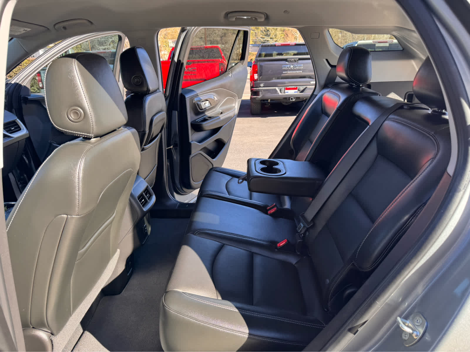 2023 GMC Terrain FWD 4dr SLT