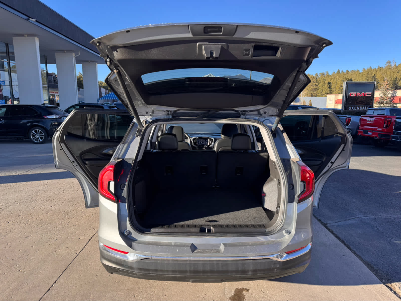 2023 GMC Terrain AWD 4dr SLT