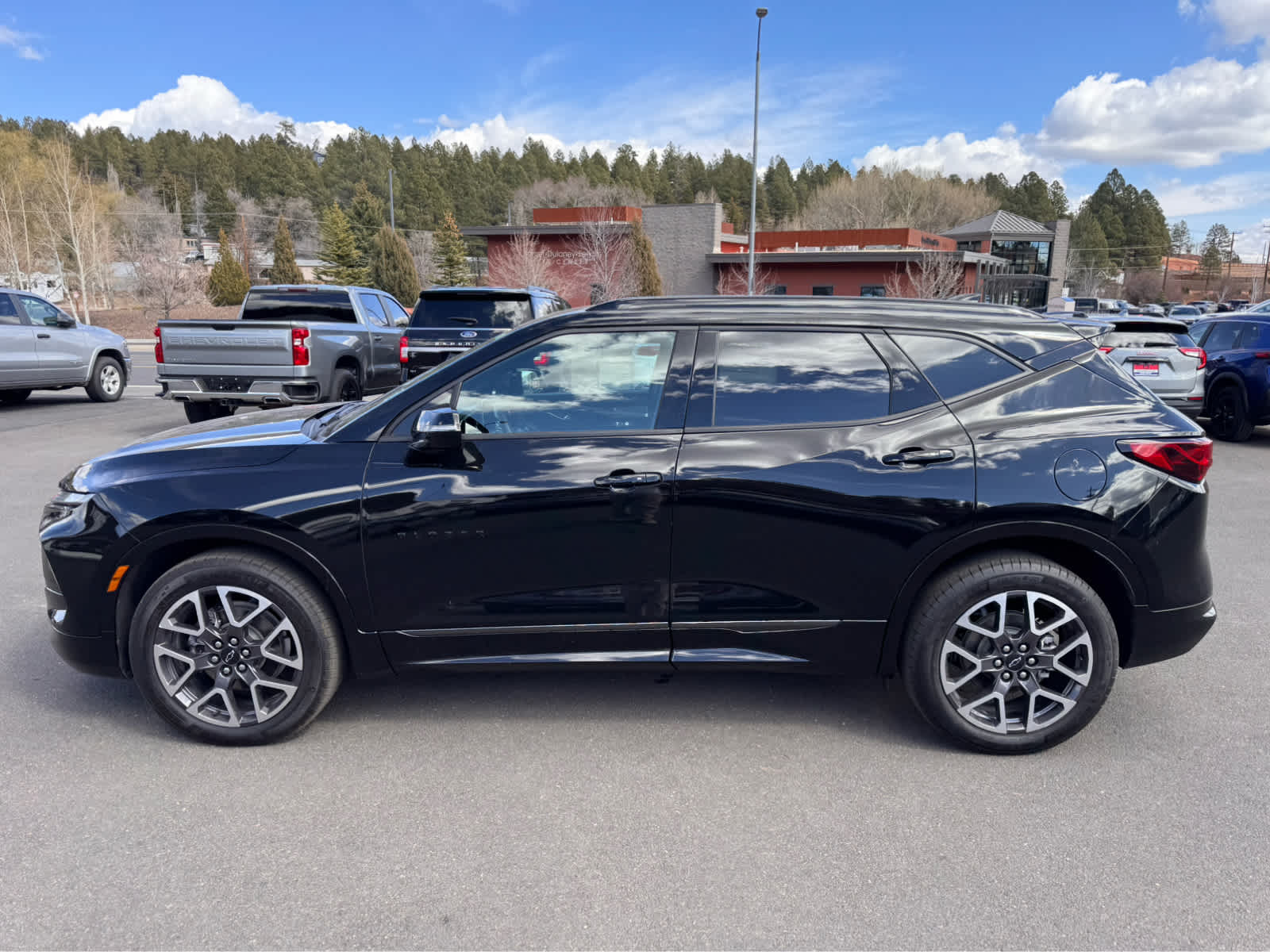 2025 Chevrolet Blazer AWD 4dr RS