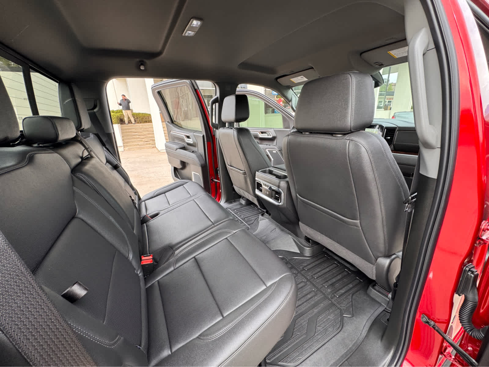 2026 GMC Sierra 1500 4WD Crew Cab 147 SLT