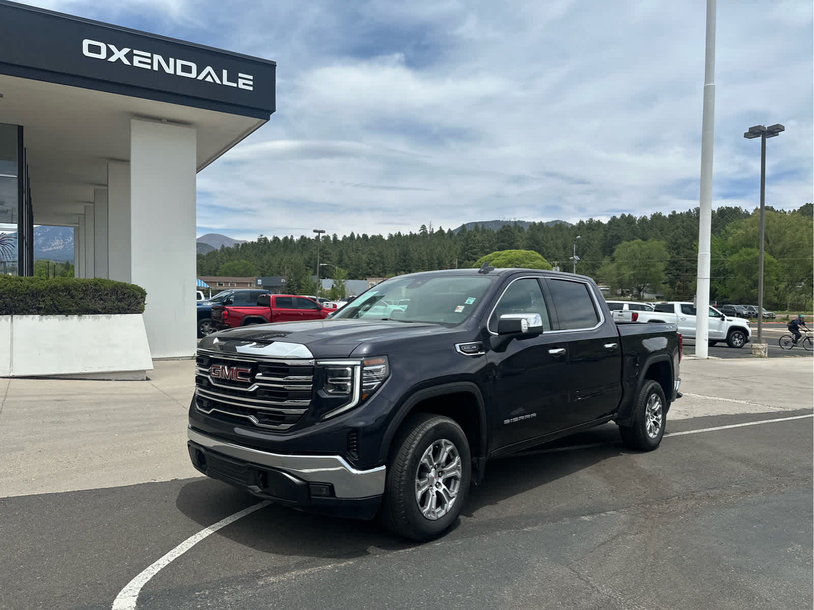 2025 GMC Sierra 1500 4WD Crew Cab 147 SLT