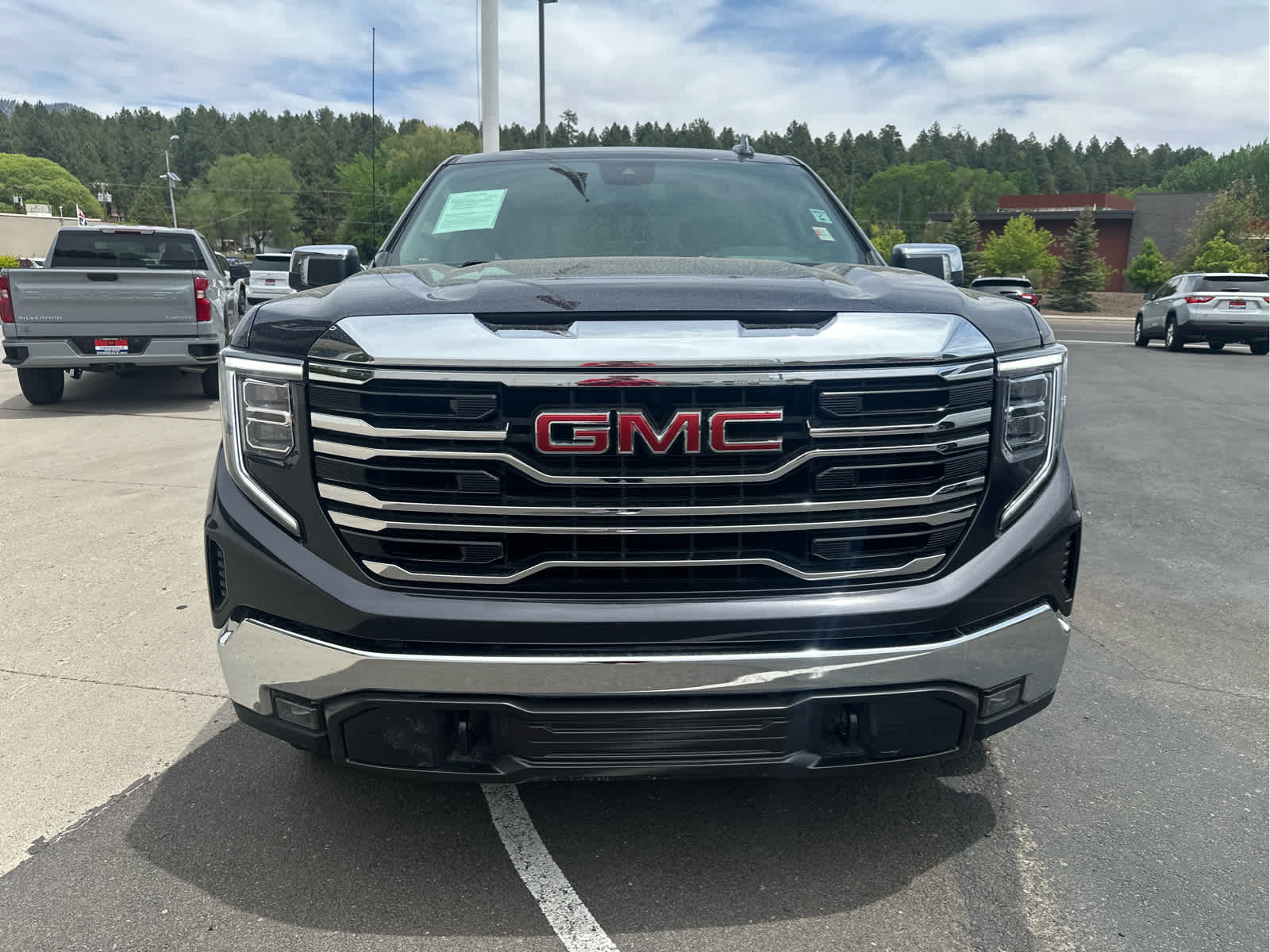 2025 GMC Sierra 1500 4WD Crew Cab 147 SLT