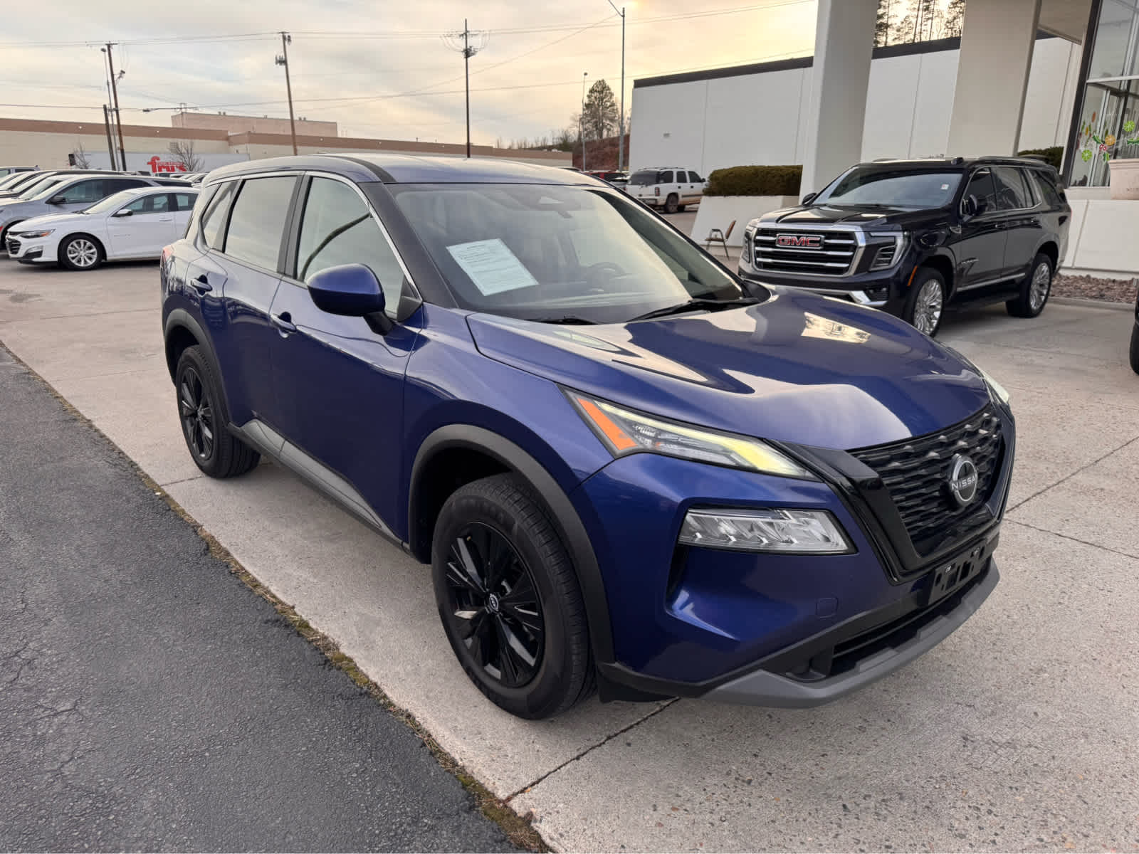 2023 Nissan Rogue AWD SV