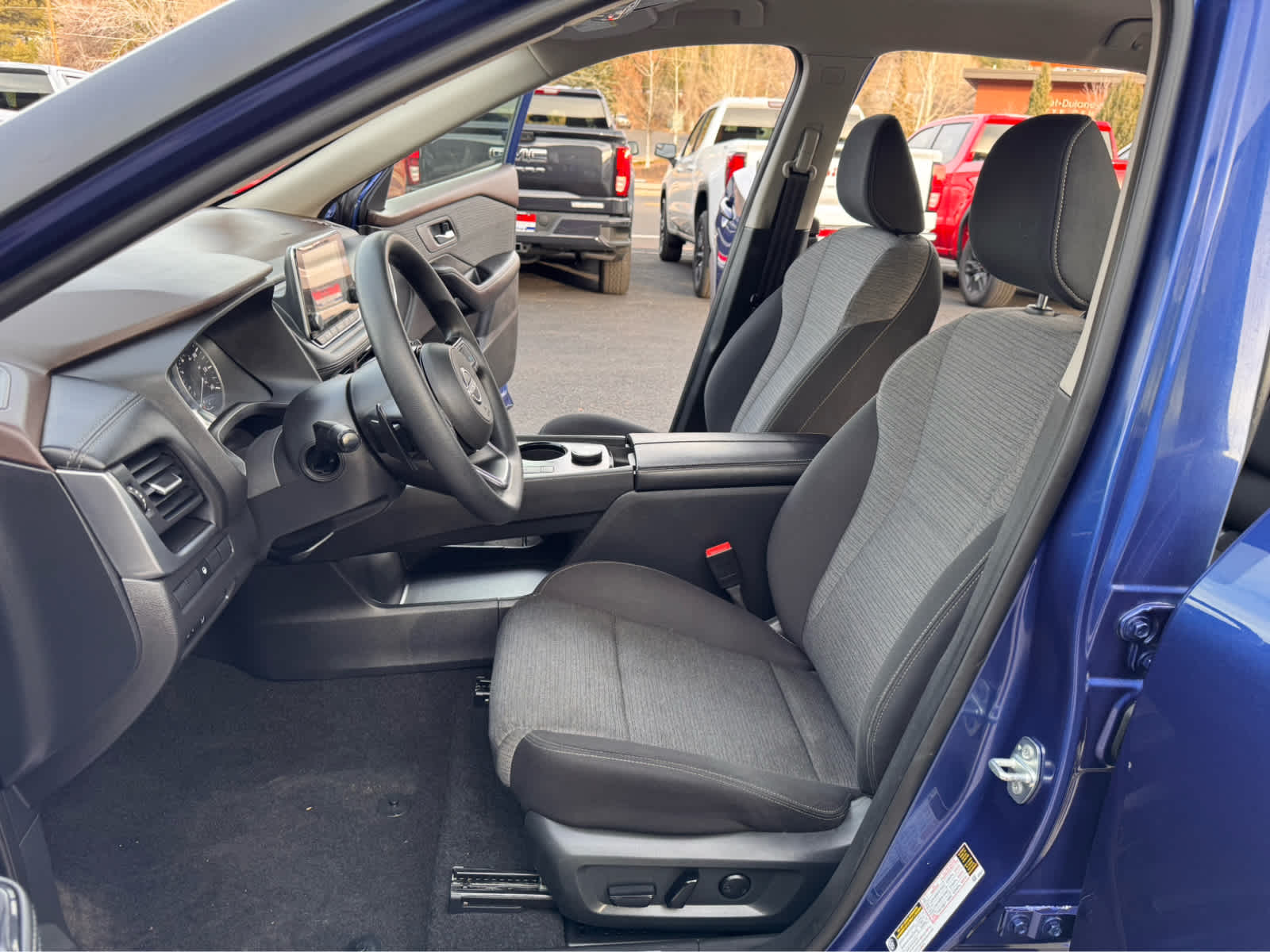 2023 Nissan Rogue AWD SV