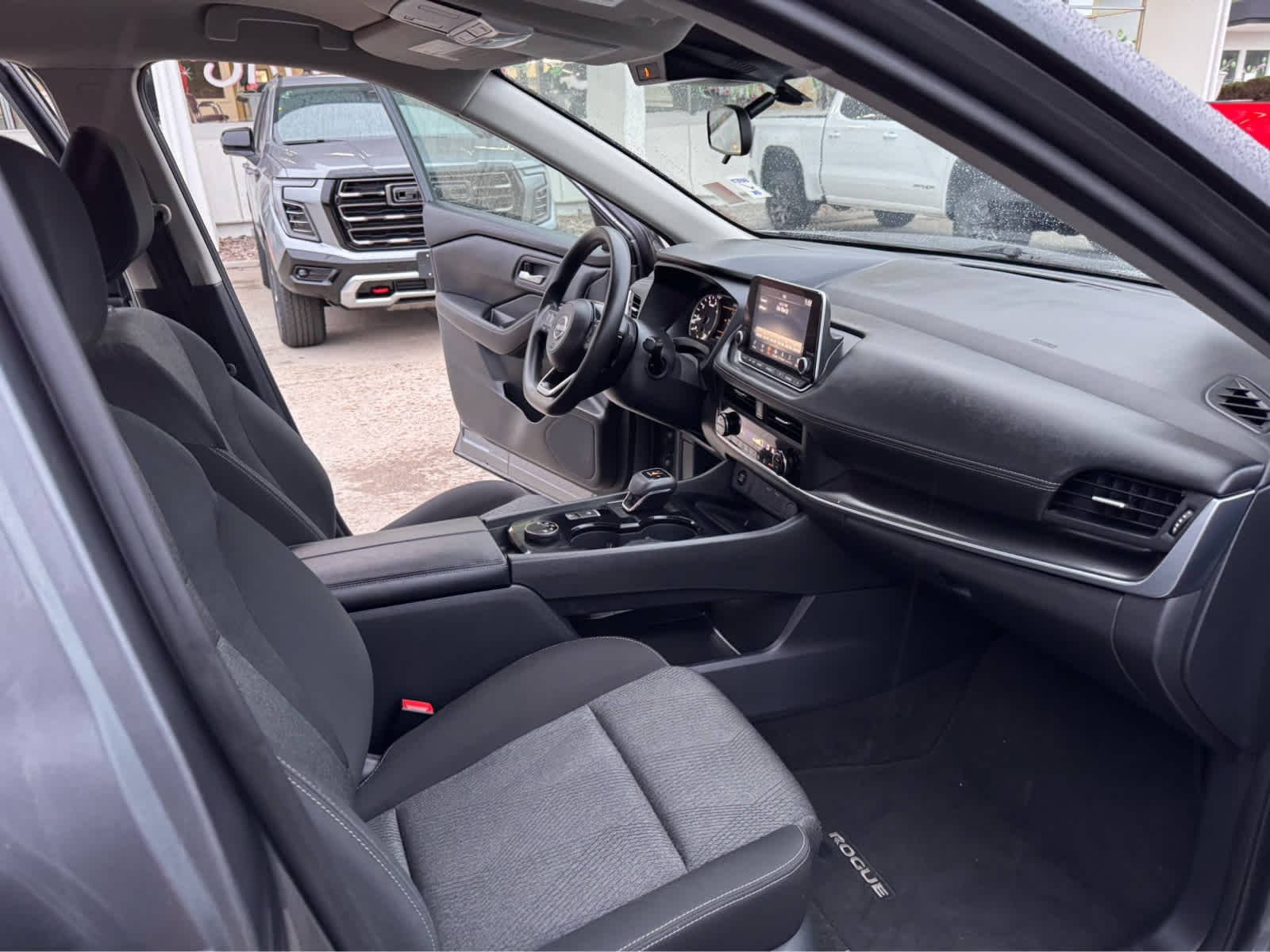 2024 Nissan Rogue AWD SV