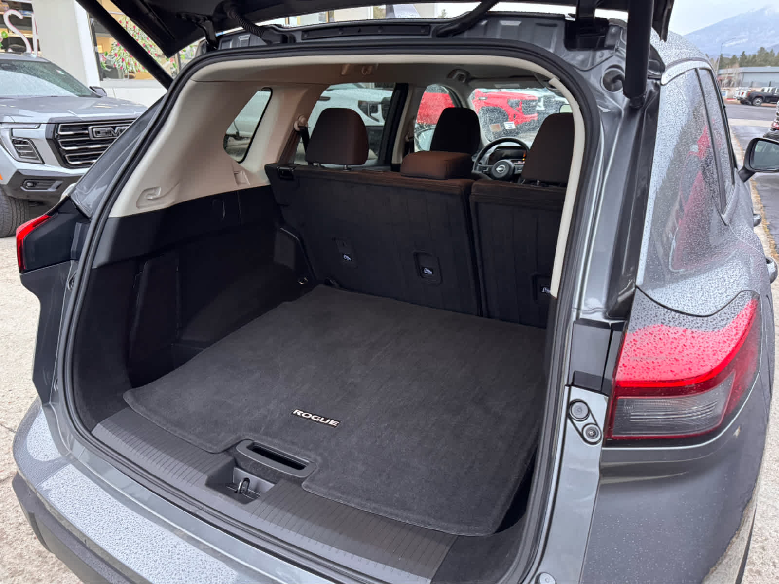 2024 Nissan Rogue AWD SV