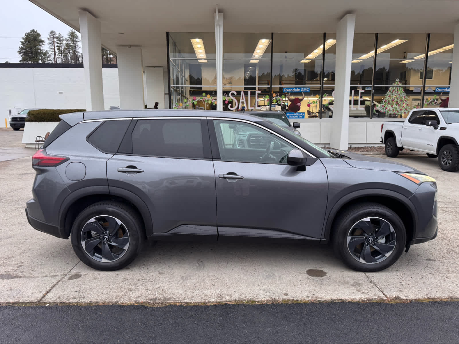 2024 Nissan Rogue AWD SV