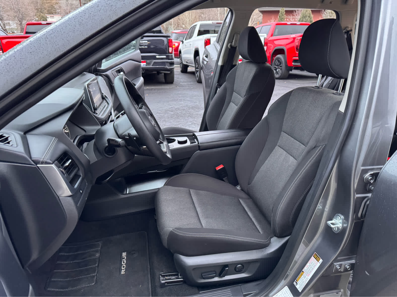 2024 Nissan Rogue AWD SV