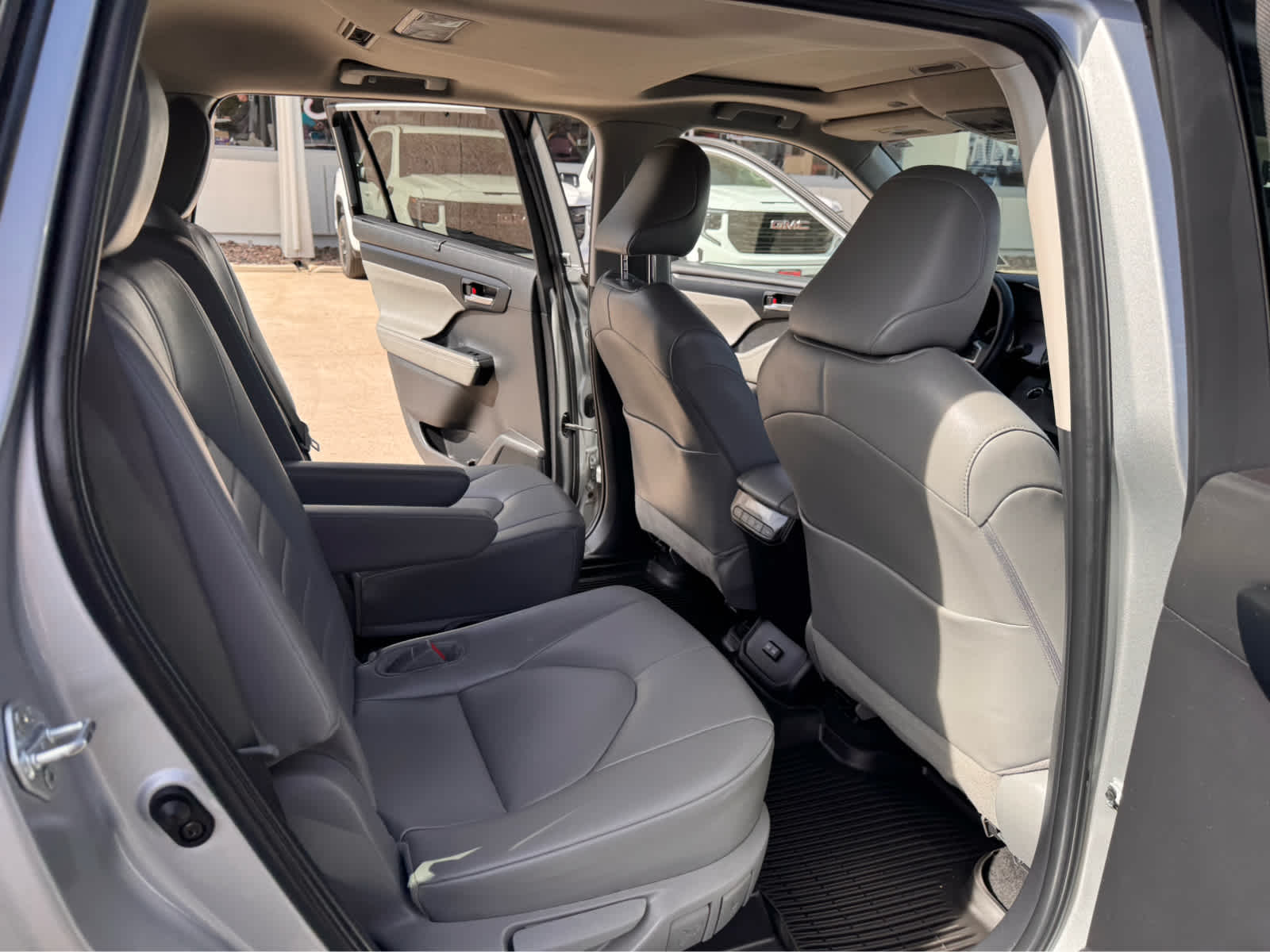 2024 Toyota Highlander XLE AWD